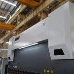 150 tan tekan brek 3200mm cnc 150 tan brek tekan hidraulik dengan lenturan 8mm