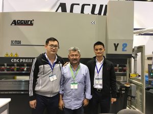 Accurl berpartisipasi dalam alat mesin Chicago dan Pameran Automasi Industri pada tahun 2016