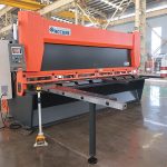jualan panas QC11K CNC hydraulic guillotine shearing machine